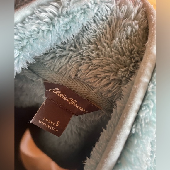 Eddie Bauer light blue teddy bear pullover like new - Picture 4 of 5